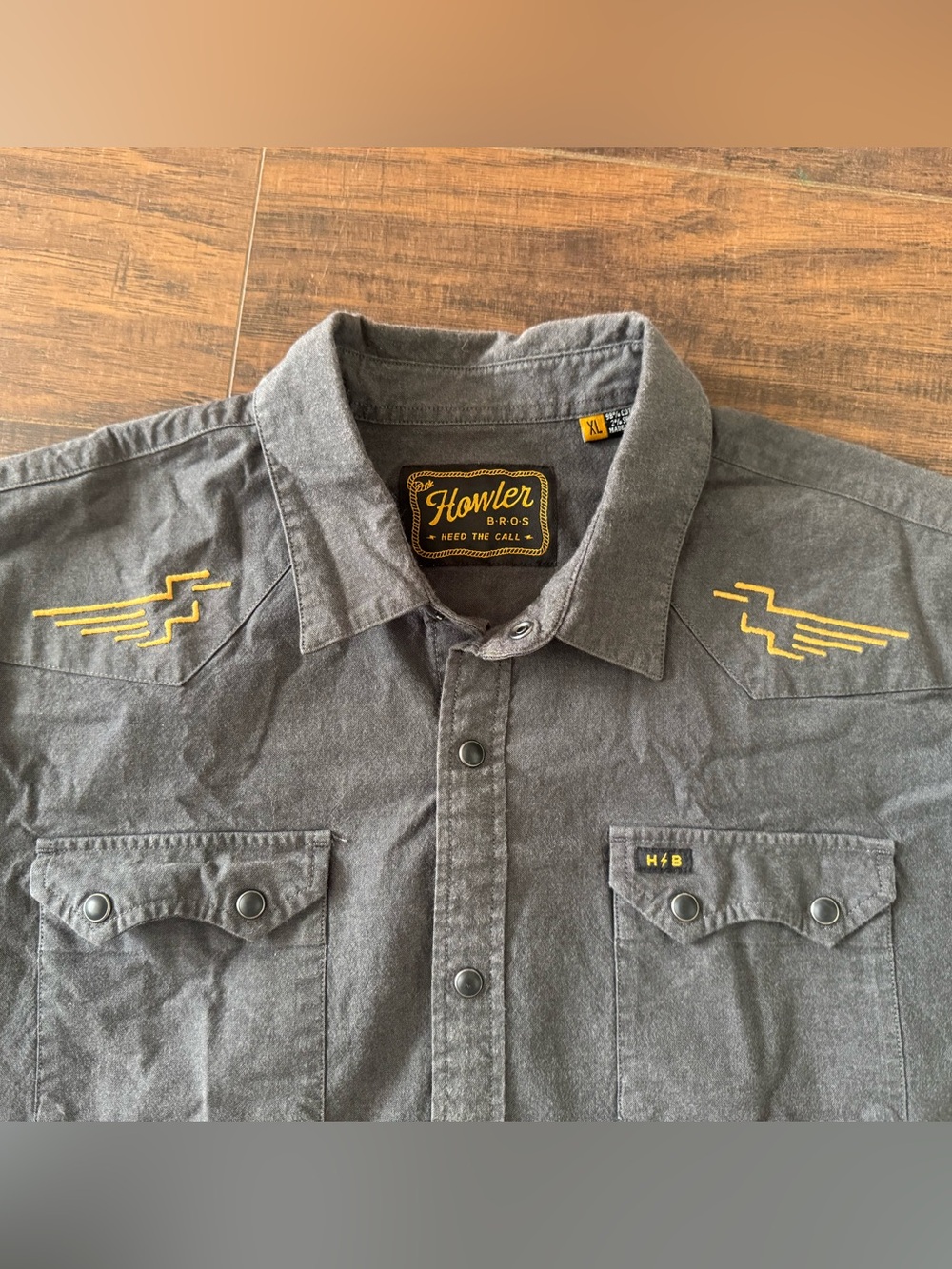 Howler Brothers Pictograph Crosscut Deluxe Snap Shirt Mens XL Gray Short Sleeve